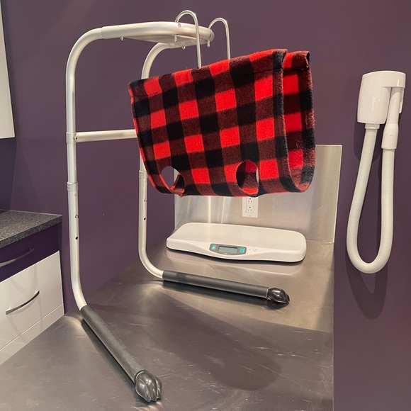 Hands free grooming stand ! Www.pethold.com - Picture 7 of 7